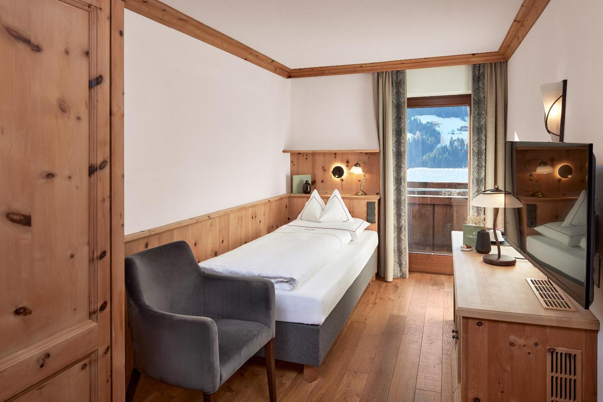 Der Boeglerhof - Pure Nature Spa Resort 阿尔卑巴赫 外观 照片