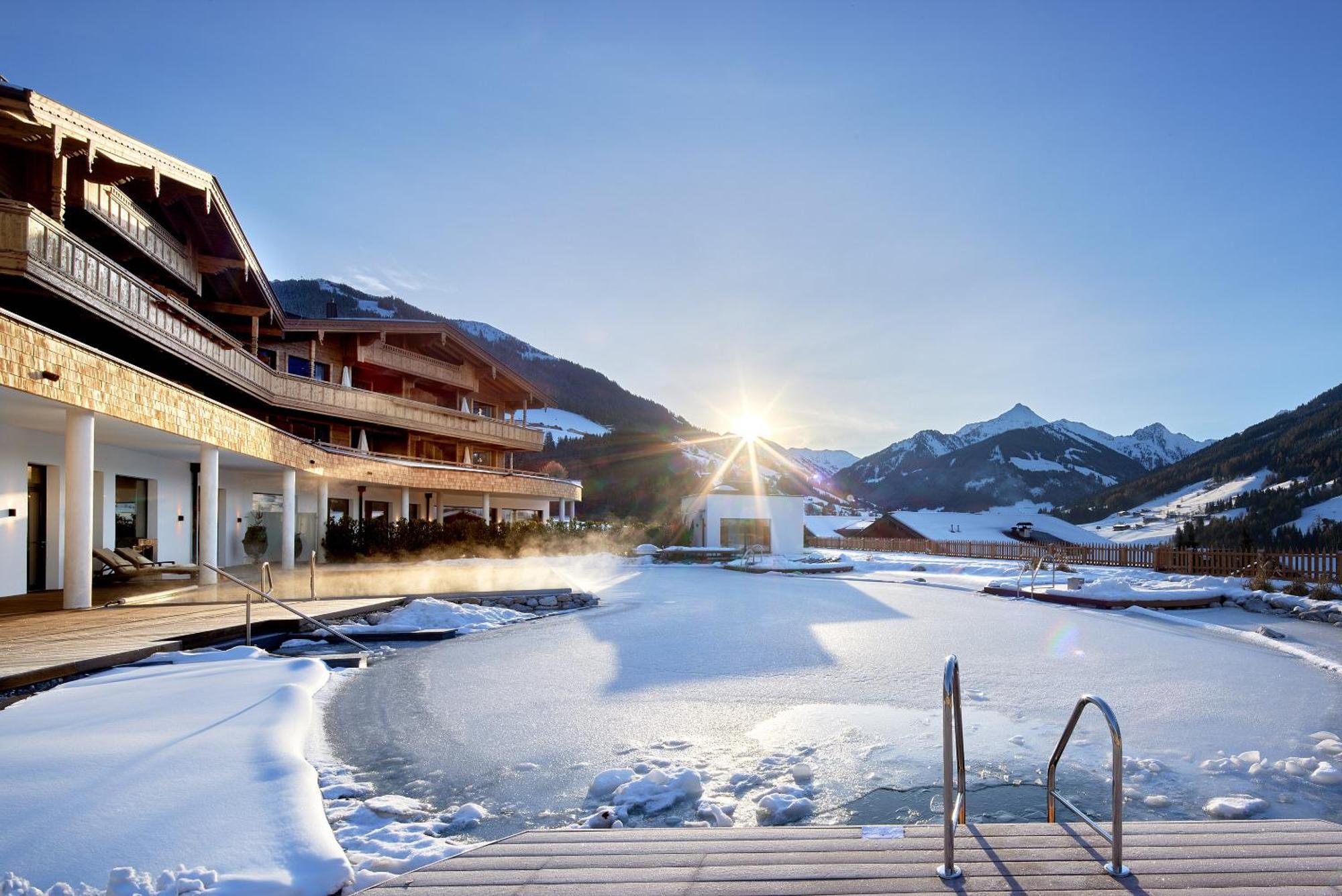 Der Boeglerhof - Pure Nature Spa Resort 阿尔卑巴赫 外观 照片