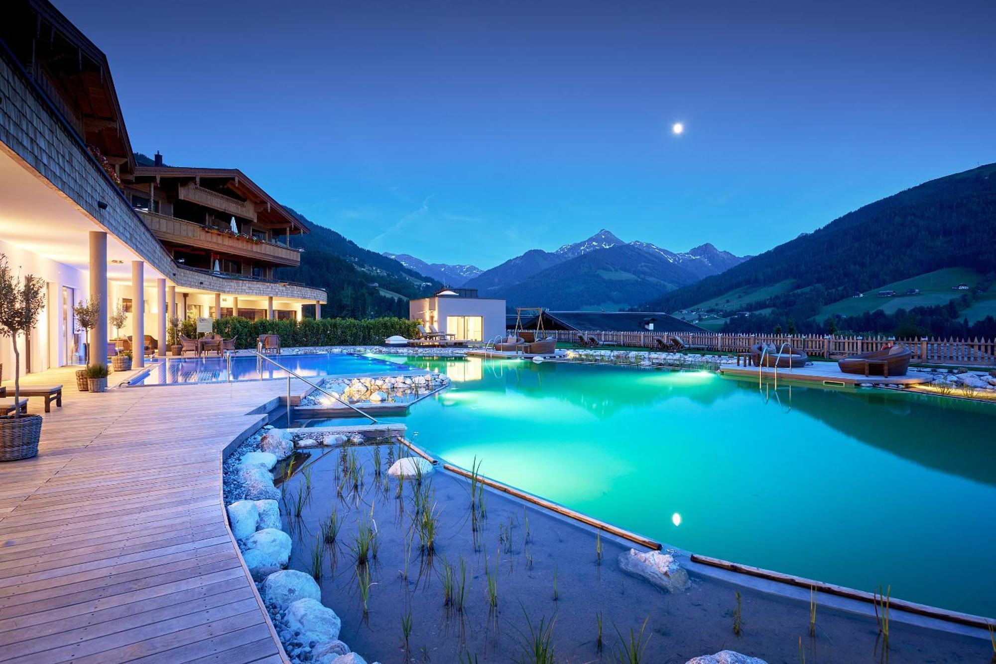 Der Boeglerhof - Pure Nature Spa Resort 阿尔卑巴赫 外观 照片