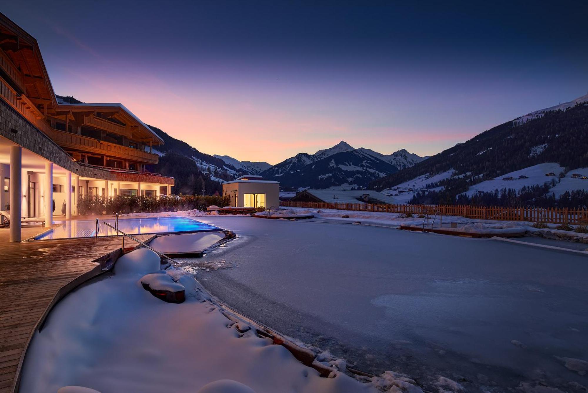 Der Boeglerhof - Pure Nature Spa Resort 阿尔卑巴赫 外观 照片